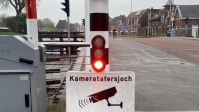 "Bei Glockensignal, Brückendeck freimachen"